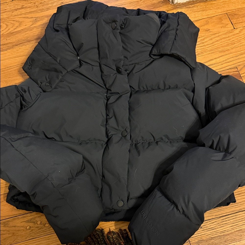 Lululemon wonder puff super cropped sz 4